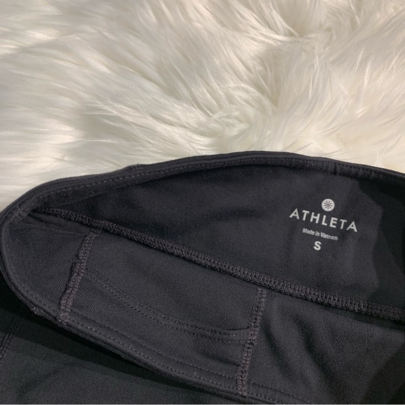 Athleta kickbooty 2 yoga workout shorts black size small - Picture 3 of 11